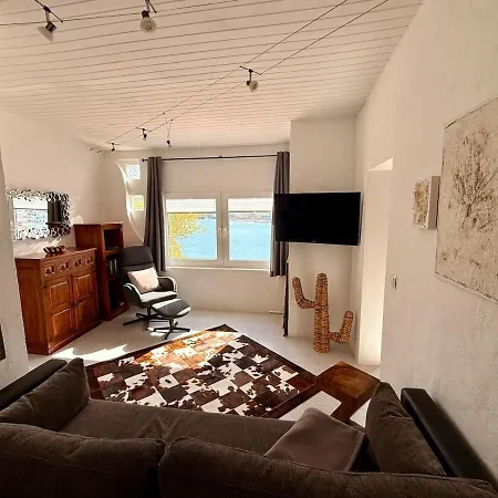 Apartment 8 Islas
